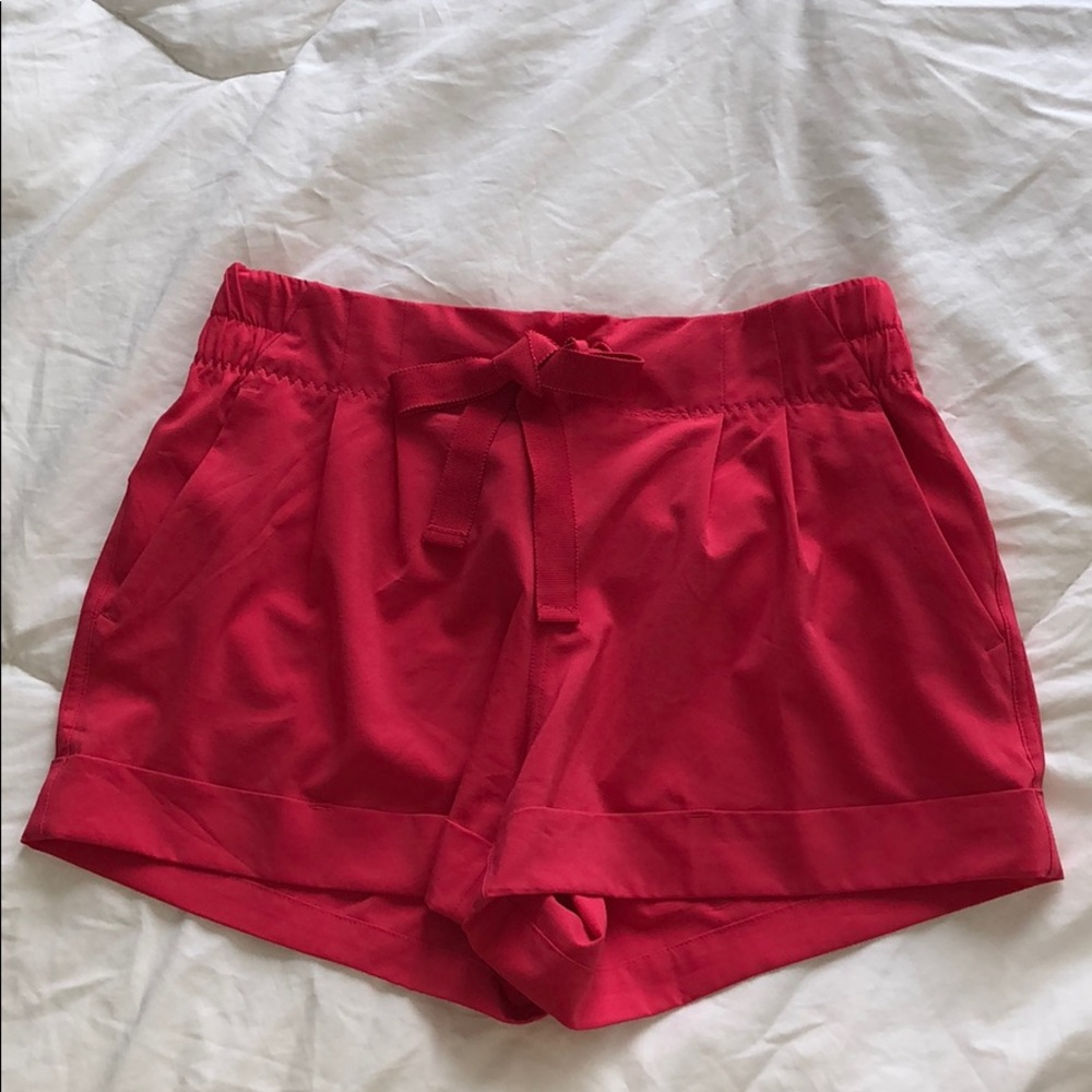 lululemon spring breakaway shorts size 6